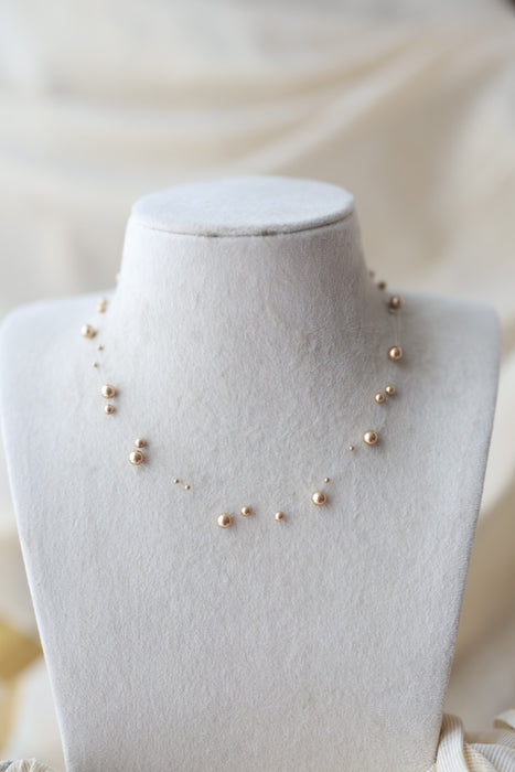 Invisible white pearl layer short necklace IN1833