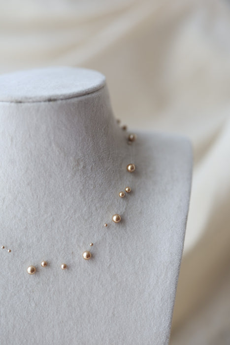 Invisible white pearl layer short necklace IN1833