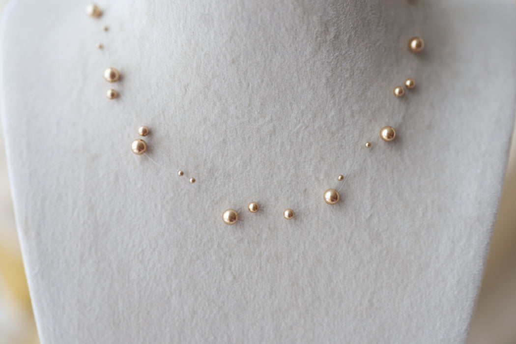 Invisible white pearl layer short necklace IN1833