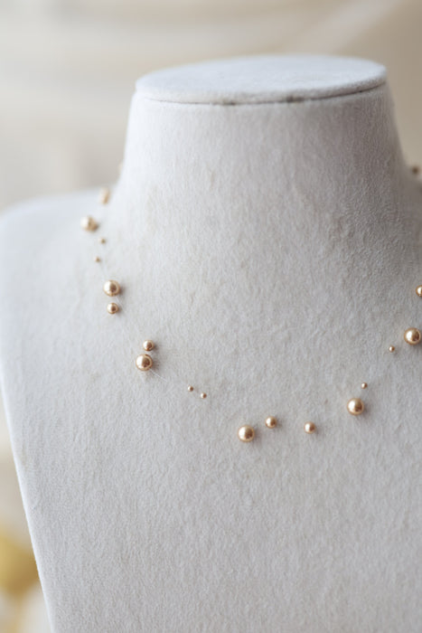 Invisible white pearl layer short necklace IN1833