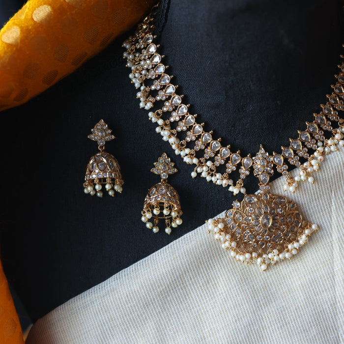 Antique white stone short necklace with earrings S1B1098
