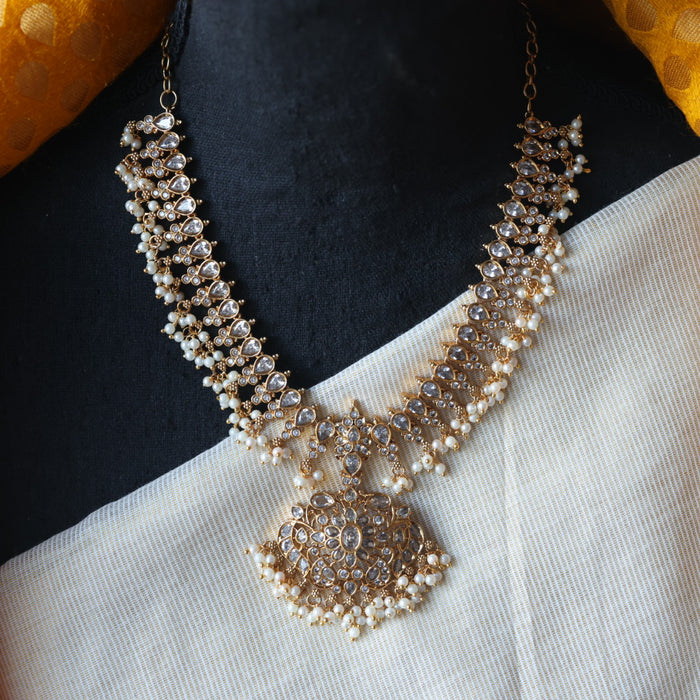 Antique white stone short necklace with earrings S1B1098