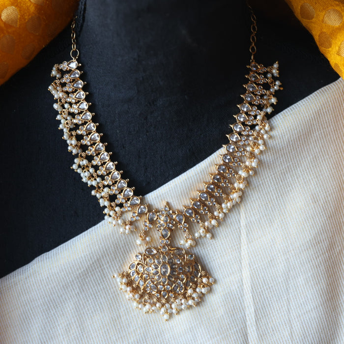 Antique white stone short necklace with earrings S1B1098