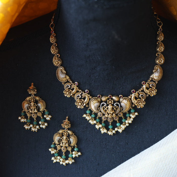 HAntique green bead short necklace with earrings AG0435