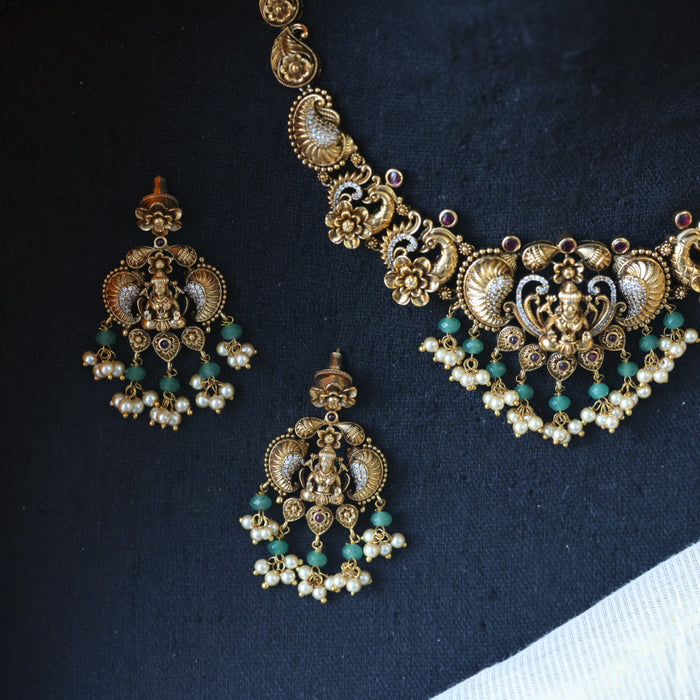 HAntique green bead short necklace with earrings AG0435