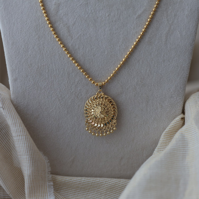 Heritage gold plated pendant long chain HC0745