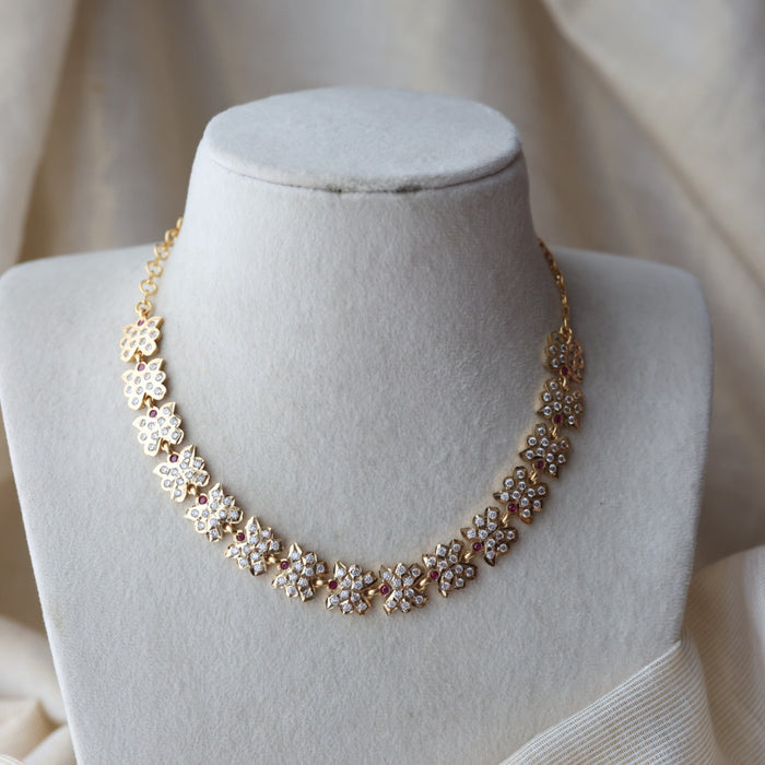 Heritage gold plated white stone short necklace H7394