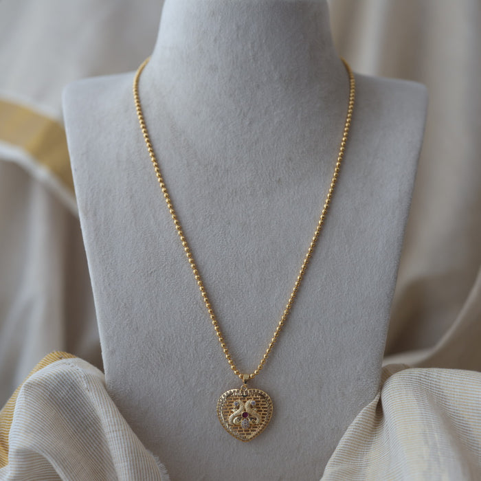 Heritage gold plated pendant long chain HC1623