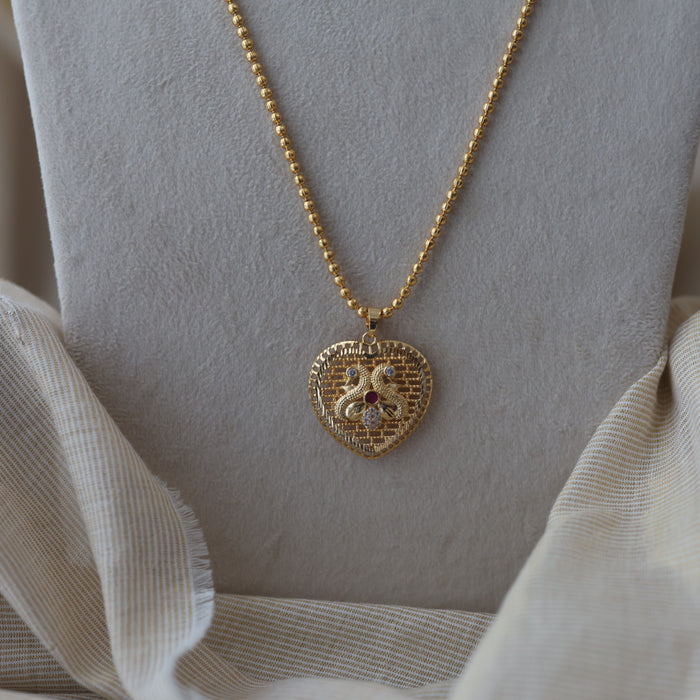 Heritage gold plated pendant long chain HC1623