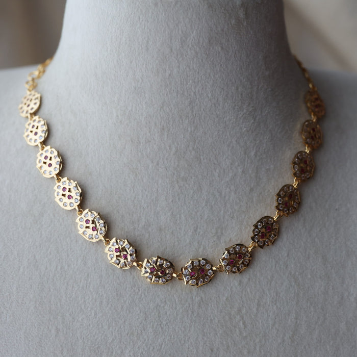 Heritage gold plated ruby white stone short necklace H88022