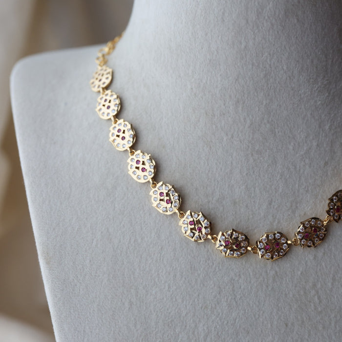 Heritage gold plated ruby white stone short necklace H88022