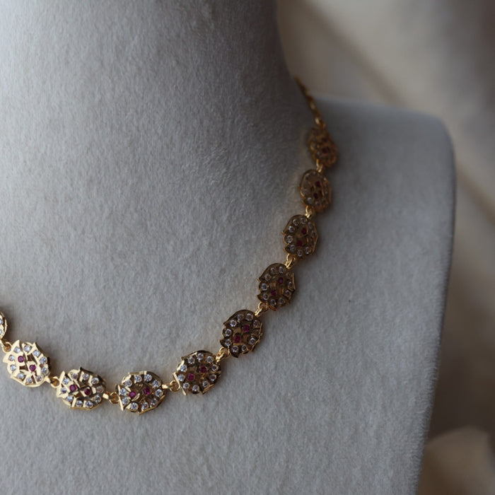 Heritage gold plated ruby white stone short necklace H88022