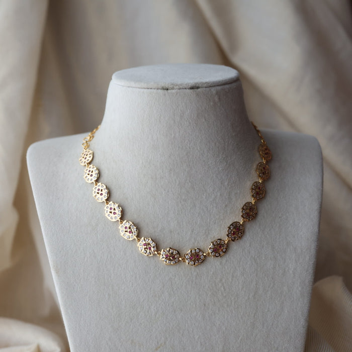 Heritage gold plated ruby white stone short necklace H88022