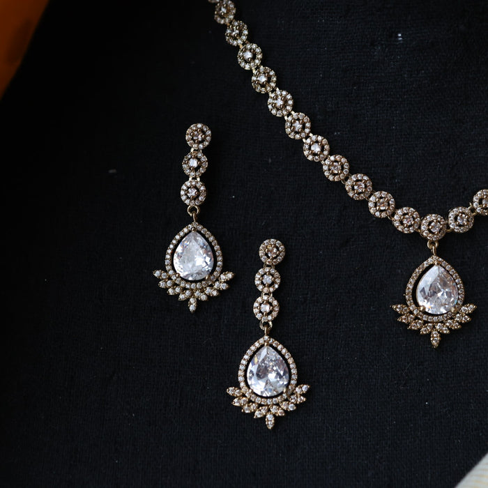Victorian white stone short necklace with earrings V1057