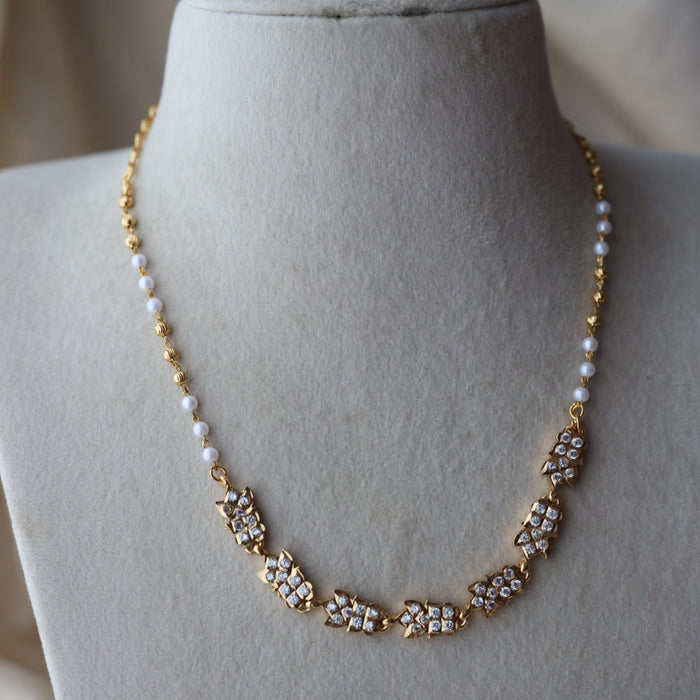 Heritage gold plated white stone short necklace H7788