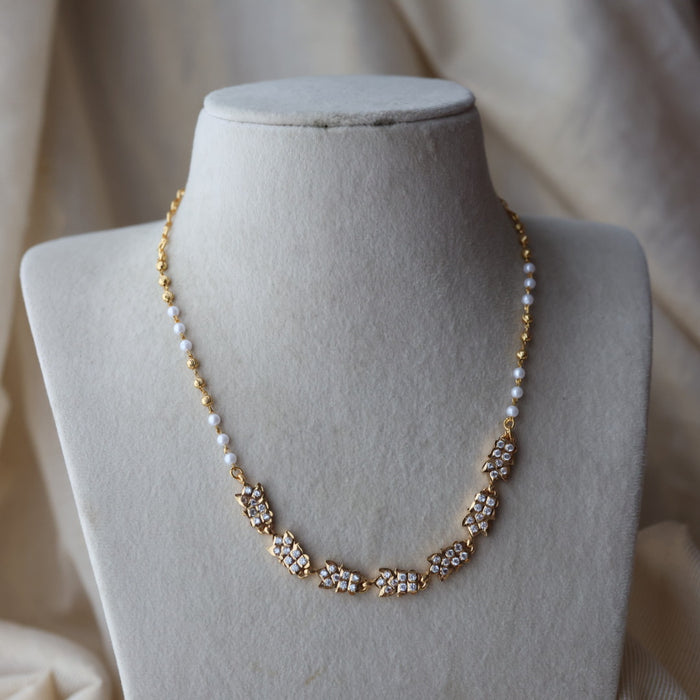 Heritage gold plated white stone short necklace H7788