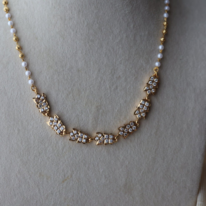 Heritage gold plated white stone short necklace H7788