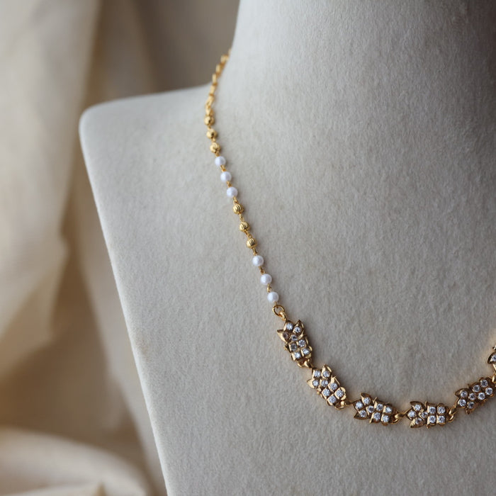 Heritage gold plated white stone short necklace H7788