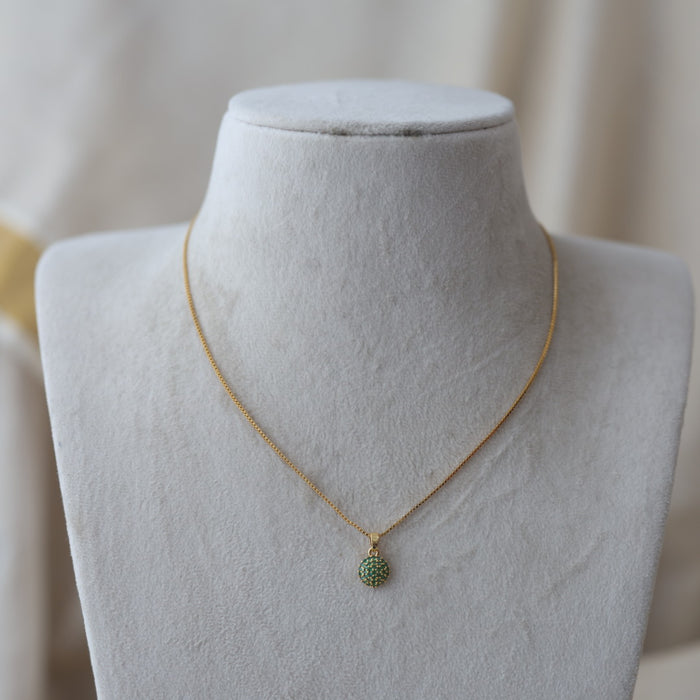 Heritage gold plated green stone pendant chain HC0123
