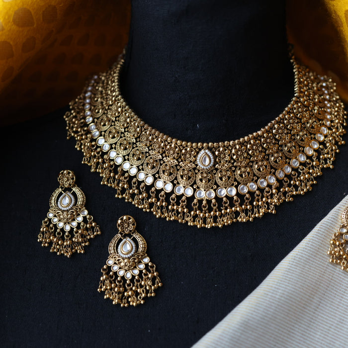Antique gold choker necklace with earrings and tikka G3111