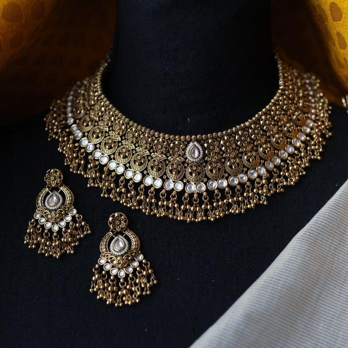 Antique gold choker necklace with earrings and tikka G3111