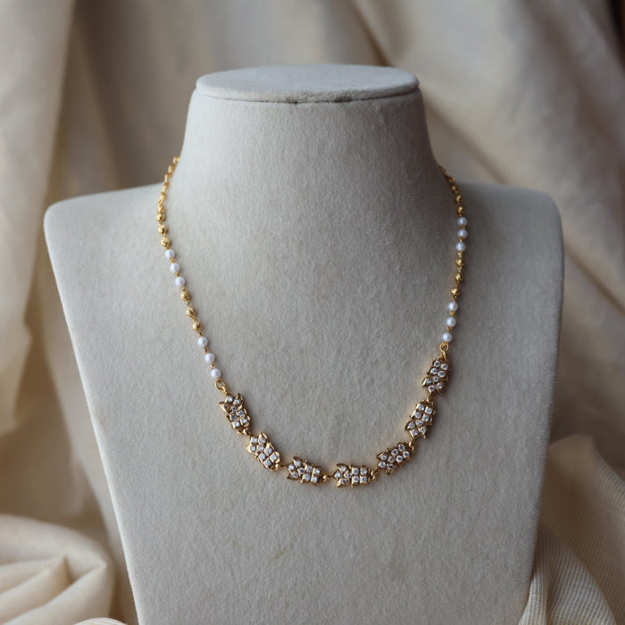 Heritage gold plated white stone short necklace H7788