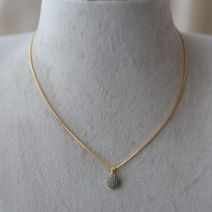 Heritage gold plated blue stone pendant chain HC01123