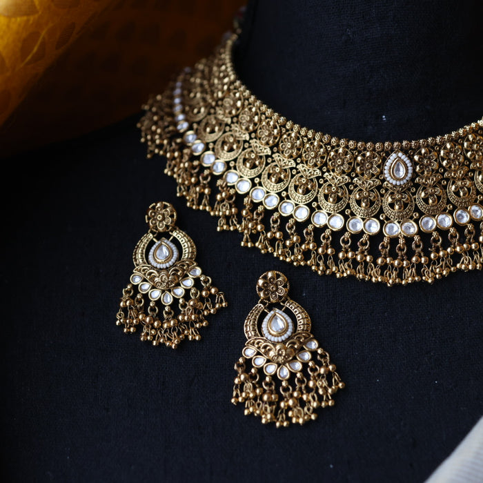 Antique gold choker necklace with earrings and tikka G3111
