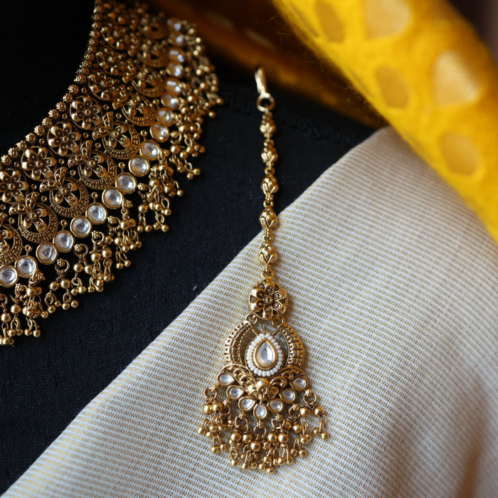 Antique gold choker necklace with earrings and tikka G3111