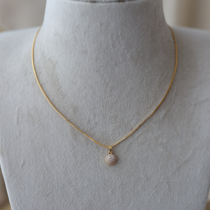 Heritage gold plated blue stone pendant chain HC0222