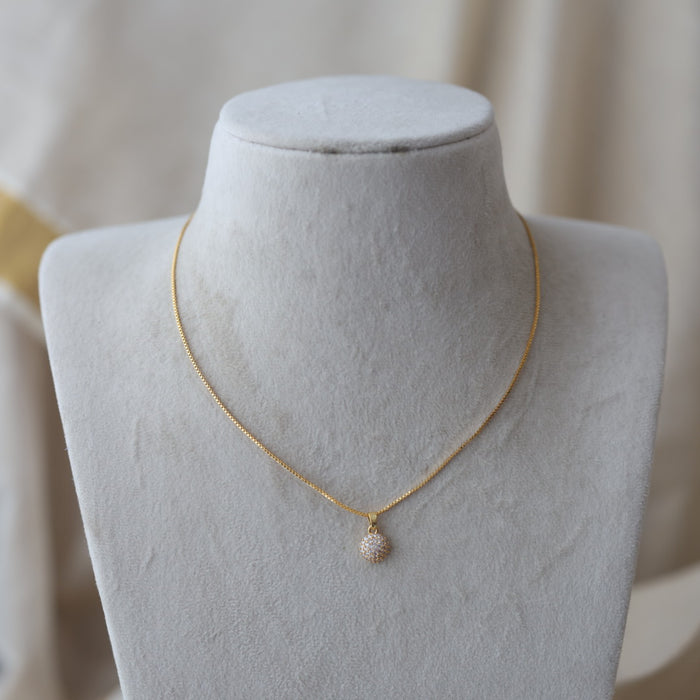 Heritage gold plated blue stone pendant chain HC0222