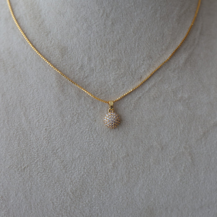 Heritage gold plated blue stone pendant chain HC0222
