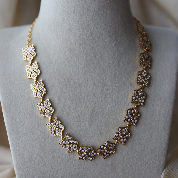Heritage gold plated white stone short necklace H8001