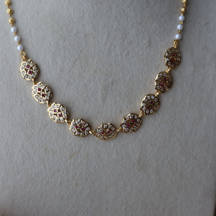 Heritage gold plated ruby white stone short necklace H78982