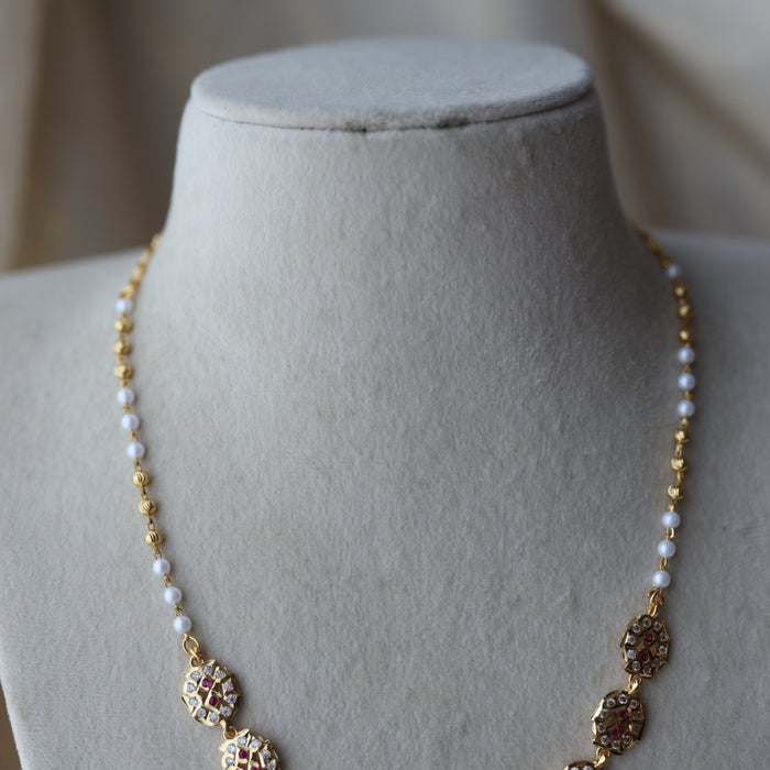 Heritage gold plated ruby white stone short necklace H78982
