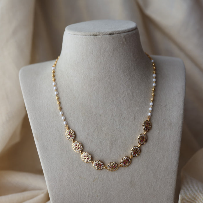 Heritage gold plated ruby white stone short necklace H78982