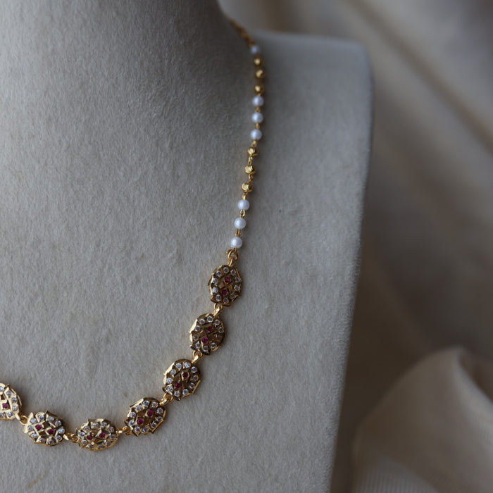 Heritage gold plated ruby white stone short necklace H78982