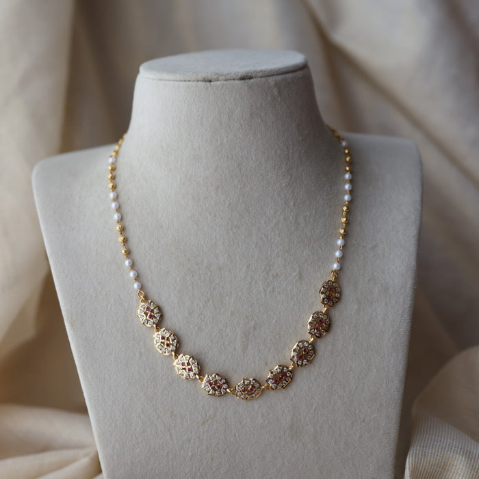 Heritage gold plated ruby white stone short necklace H78982