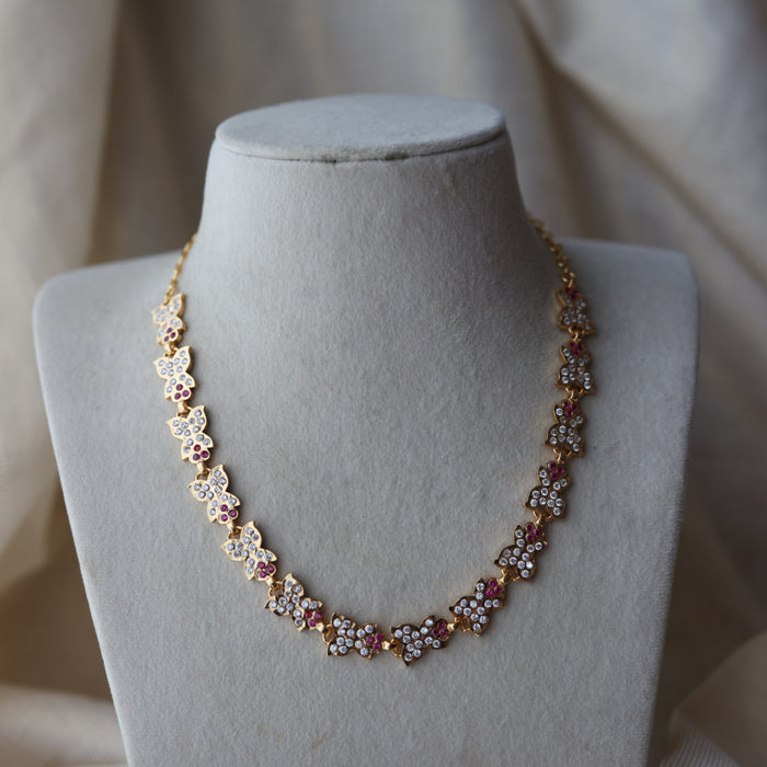 Heritage gold plated ruby white stone short necklace H8303
