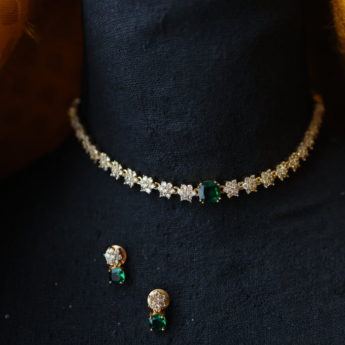 Antique green stone short necklace and earrings TTS4125