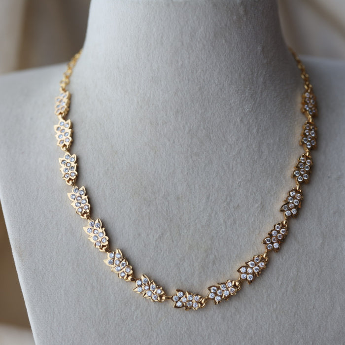 Heritage gold plated ruby white stone short necklace H6922