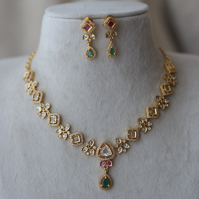 Heritage gold plated short necklace with earrings H7822