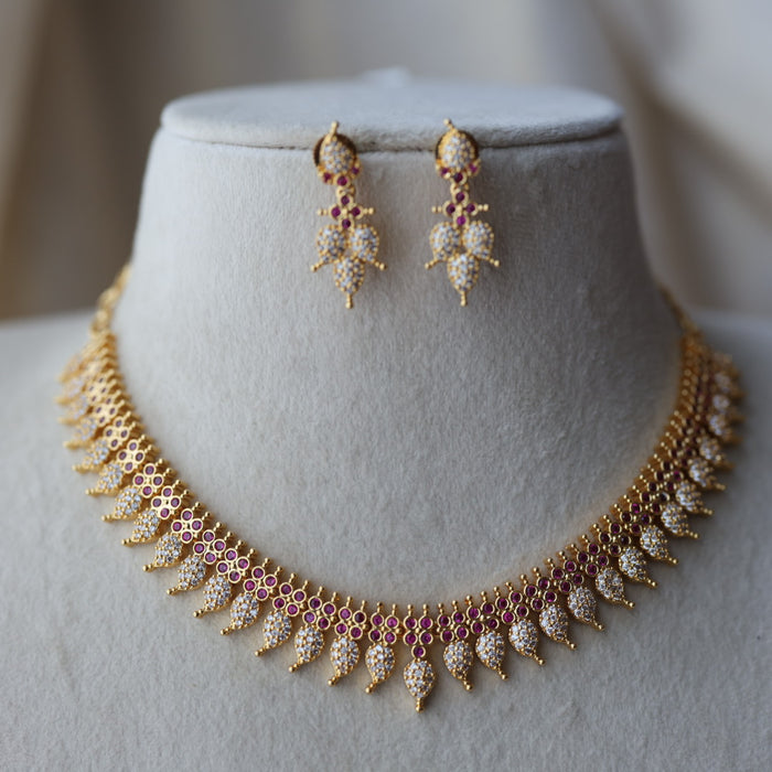 Heritage gold plated ruby white stone mango short necklace H79222