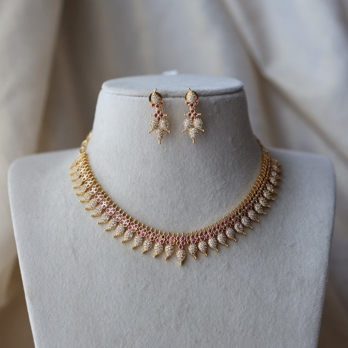 Heritage gold plated ruby white stone mango short necklace H79222