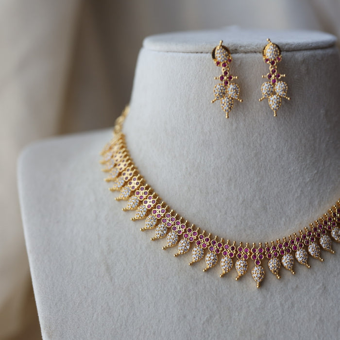 Heritage gold plated ruby white stone mango short necklace H79222