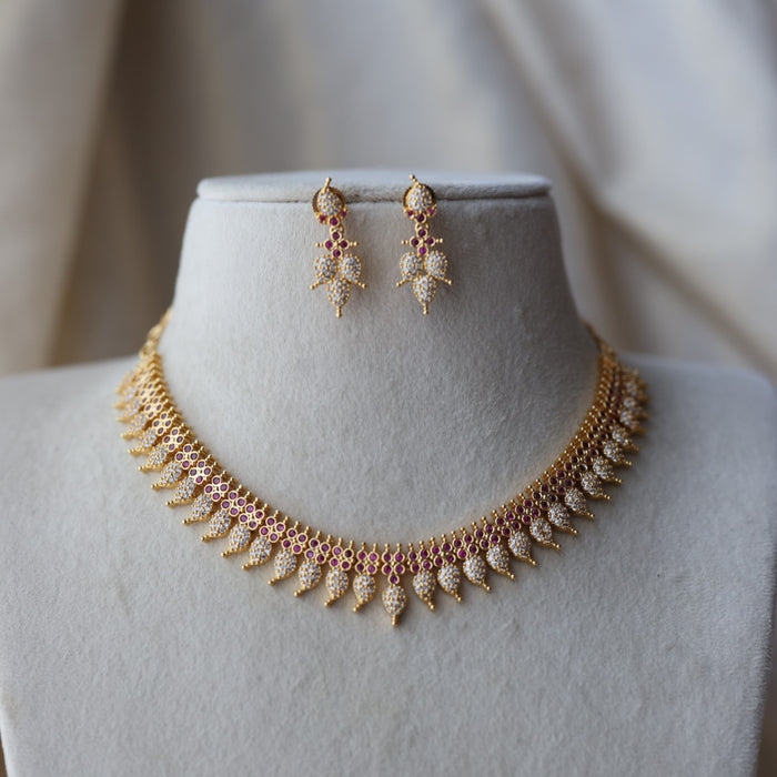 Heritage gold plated ruby white stone mango short necklace H79222