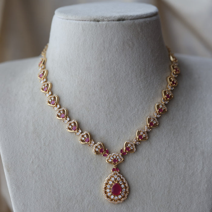 Heritage gold plated ruby white stone short necklace H7882