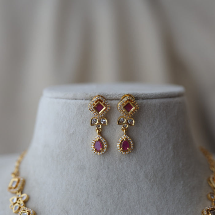 Heritage gold plated ruby white stone short necklace with earrings H8252