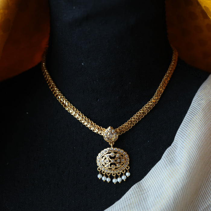 Heritage gold plated white stone short necklace H511