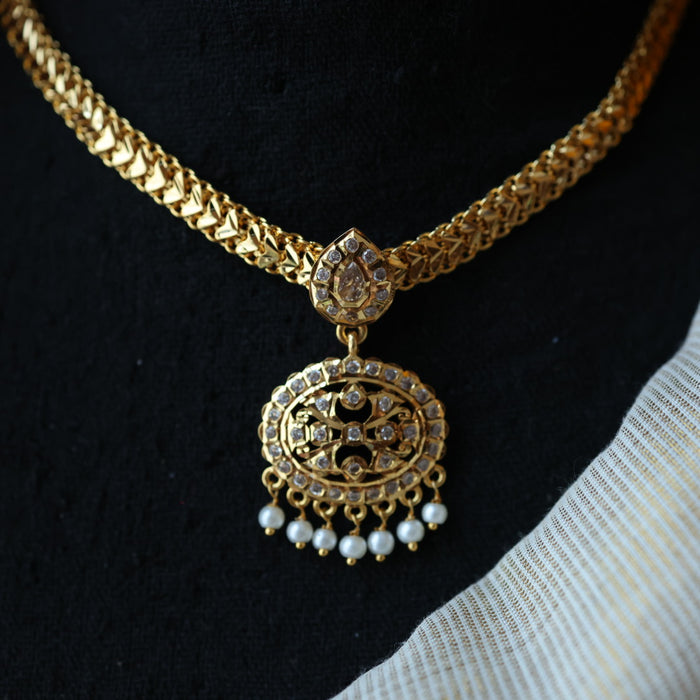 Heritage gold plated white stone short necklace H511